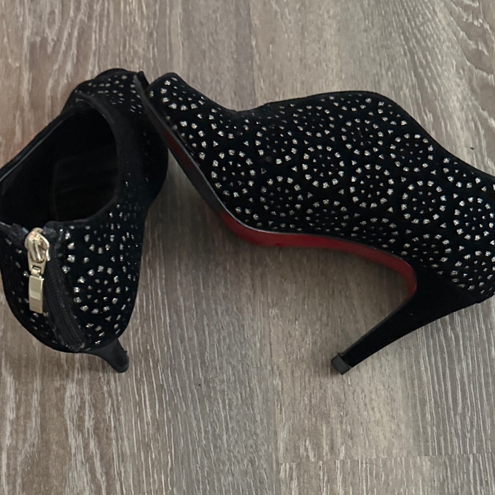 Alfani Black and Red Cutout Heels